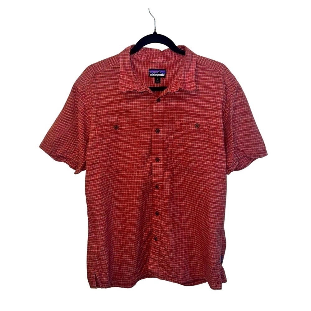 Patagonia Men’s Red Plaid Short Sleeve Button-Up Shirt Size L Lightweight